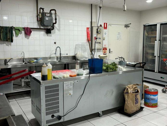fully-fitted-takeaway-kitchen-for-sale-lease-takeover-salisbury-downs-8