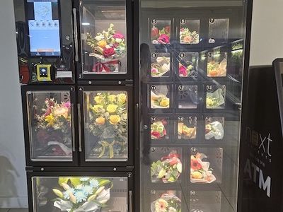florist-in-high-foot-traffic-location-with-vending-machine-4