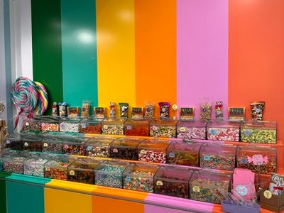 beautiful-dessert-gelato-cafe-opportunity-walk-in-walk-out-setup-2