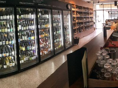 stylish-licensed-wine-bar-restaurant-under-management-long-lease-1