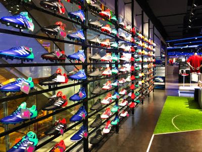 leading-sporting-goods-franchise-growing-community-excellent-location-0