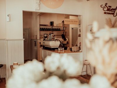 echuca-cafe-with-strong-brand-lease-ideal-lifestyle-or-investor-buy-2