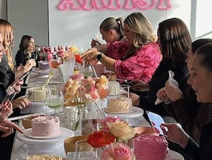 tipsy-artist-paint-sip-events-business-no-artistic-experience-required-2
