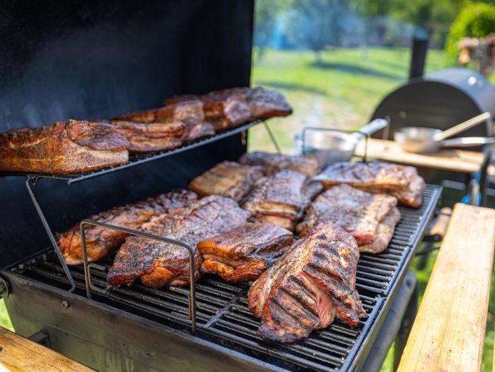 bbq-smokehouse-outdoor-cooking-destination-massive-site-huge-potential-0