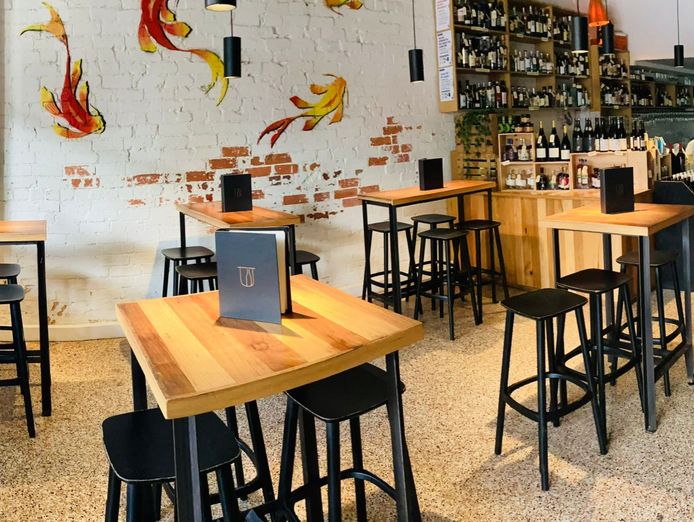 stylish-licensed-wine-bar-restaurant-under-management-long-lease-2