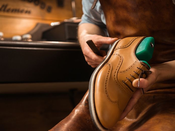 established-shoe-leather-repair-business-0