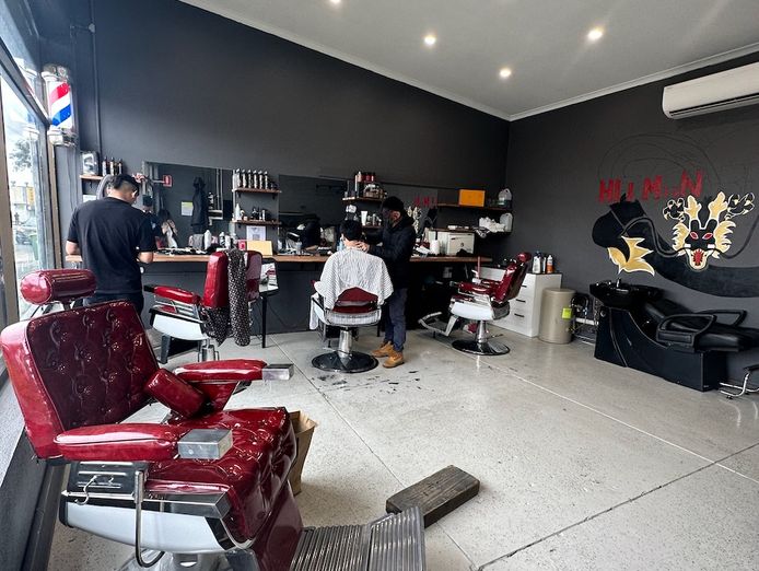 barber-in-south-east-with-lowest-rent-in-town-1