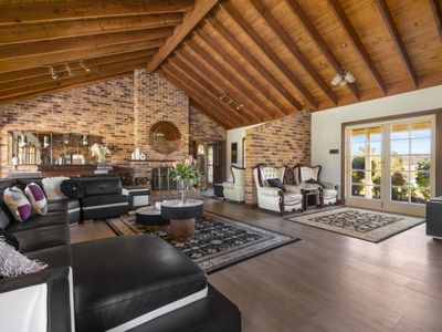 luxury-lifestyle-property-with-multiple-revenue-streams-hunter-valley-1