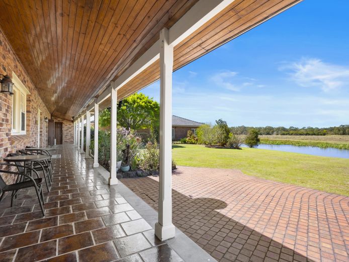 luxury-lifestyle-property-with-multiple-revenue-streams-hunter-valley-3