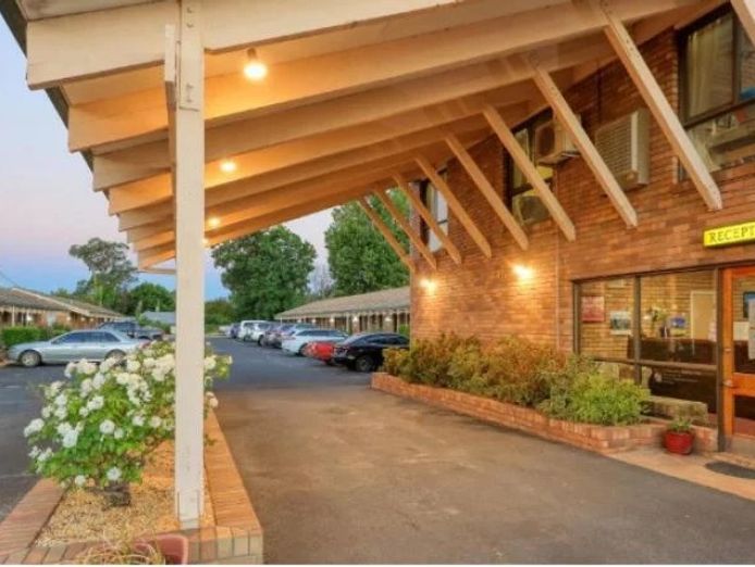 freehold-motel-for-sale-warrumbungle-shire-0