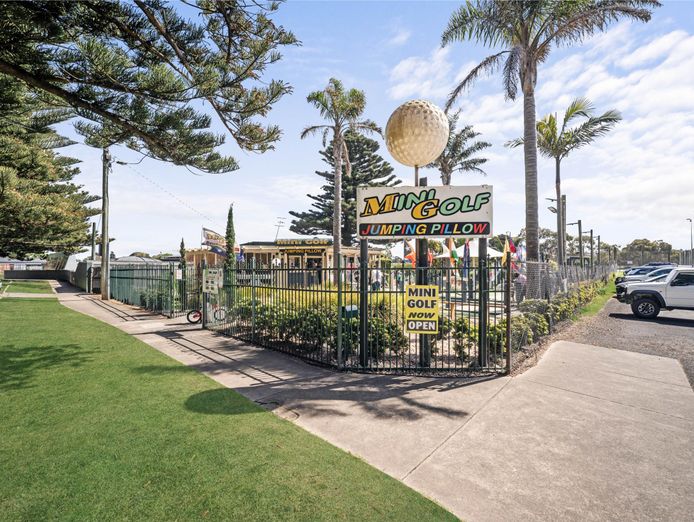 mini-golf-by-the-sea-8