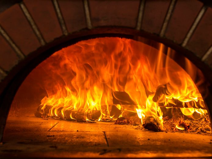 licenced-woodfire-pizzeria-restaurant-in-kirribilli-0