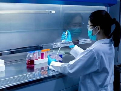 high-tech-lab-equipment-manufacturer-3