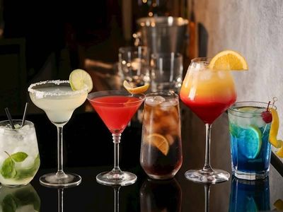 very-popular-cocktail-bar-in-the-lower-blue-mountains-3
