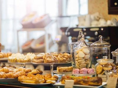 renowned-cafe-in-an-idyllic-location-1