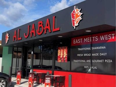 amazing-pizza-burger-shawarma-eatery-with-acai-truck-1
