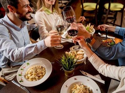 thriving-cocktail-bar-amp-dining-in-the-cityfringe-sydney-3