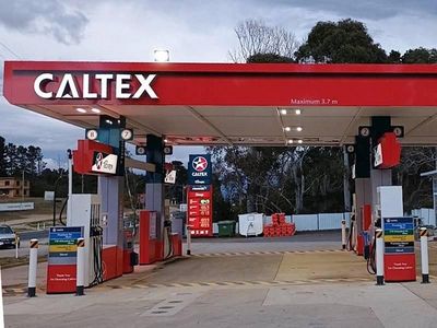 under-offer-caltex-service-station-3