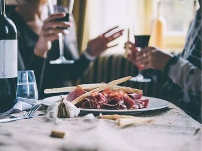 cafe-amp-wine-barin-cbd-shopping-centre-asset-sale-3