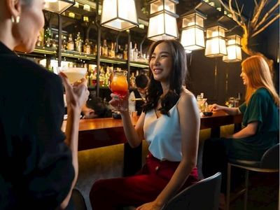 intimate-small-bar-surry-hills-sydney-1