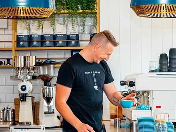 three-beans-franchise-cafe-in-busy-shopping-centre-3