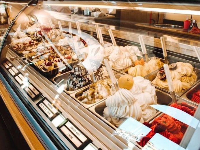 gelateria-shop-with-onsite-production-2