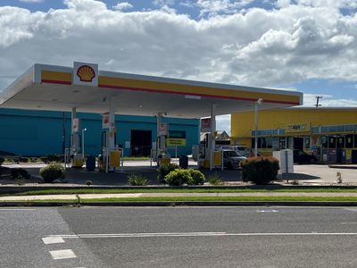 nightowl-bundaberg-east-service-station-with-bustling-convenience-store-0