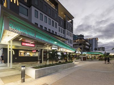 nightowl-cairns-esplanade-in-the-heart-of-the-cairns-cbd-retail-food-district-3