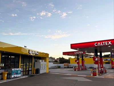 gladstone-city-secure-a-high-exposure-convenience-opportunity-1