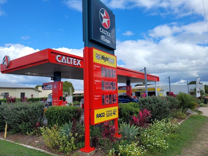 nightowl-ayr-qld-service-station-convenience-caltex-fuel-0