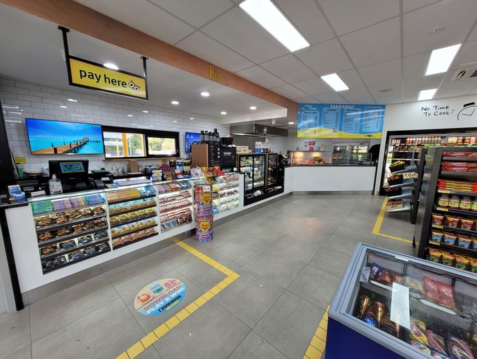 nightowl-clifton-beach-bp-fuel-convenience-store-takeaway-food-in-cairns-2