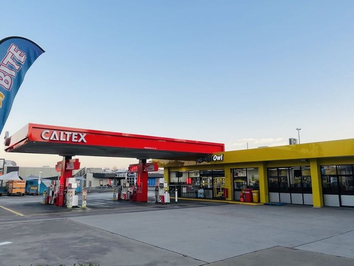 nightowl-kin-kora-qld-service-station-convenience-caltex-fuel-0