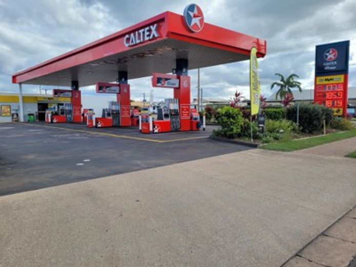 nightowl-ayr-qld-service-station-convenience-caltex-fuel-1