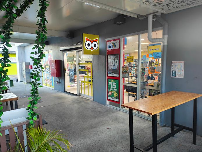 independant-convenience-store-on-roghan-rd-fitzgibbon-waiting-to-be-renamed-3