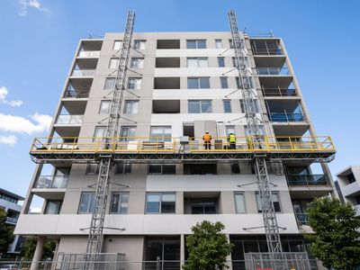 australian-mast-climbing-work-platform-business-and-equipment-assets-for-sale-0