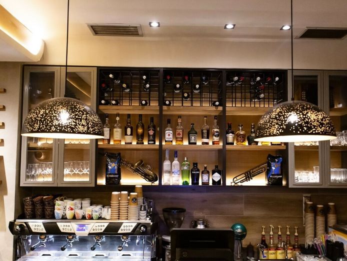 reduced-price-premier-cafe-amp-wine-bar-in-lower-north-shore-under-offer-0