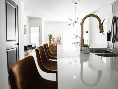 well-known-bathroom-kitchen-supplies-business-for-sale-busy-adelaide-location-1