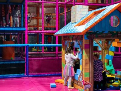 brand-new-indoor-playcentre-cafe-franchise-opportunity-1