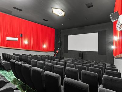 cinema-for-sale-in-kyogle-nsw-strong-turnover-of-500k-asking-price-poa-4