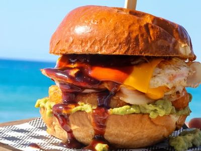 restaurant-bar-under-mment-for-sale-only-meters-from-surfers-paradise-beach-1