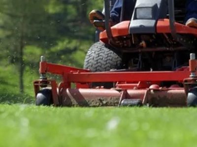 lawn-garden-maintenance-round-0
