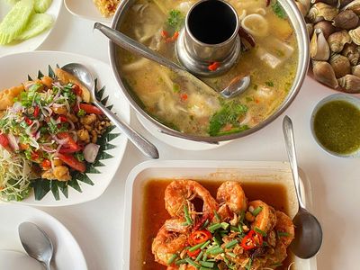 highly-rewarding-thai-restaurant-for-sale-prime-cranebrook-location-3