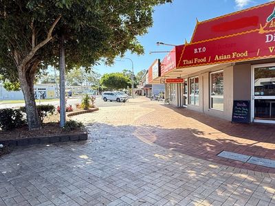 highly-popular-thai-restaurant-takeaway-shop-for-sale-busy-torquay-qld-location-2