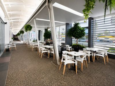 thriving-licensed-cafe-coffee-for-sale-mermaid-waters-gold-coast-1