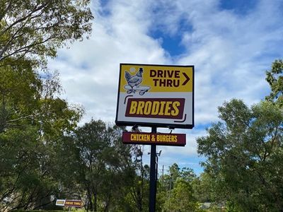 renowned-brodies-franchise-for-sale-busy-bardon-suburb-brisbane-location-7