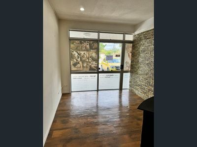 prime-barber-shop-opportunity-in-well-established-and-growing-sunshine-coast-2