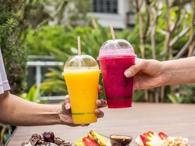 sol-bowl-indulgent-delicious-and-amazing-bowls-smoothies-meal-bowls-coffee-3