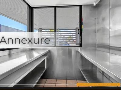 bowen-drive-thru-low-entry-cost-conversion-of-chicken-and-burger-shop-0