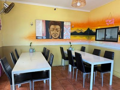 highly-popular-thai-restaurant-takeaway-shop-for-sale-busy-torquay-qld-location-8