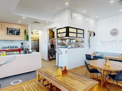 well-established-alfies-coffee-shop-for-sale-scenic-cabarita-beach-location-1